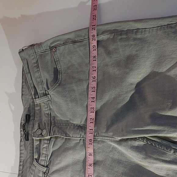 Levi's Slender Straight 526 Jeans - Picture 7 of 11